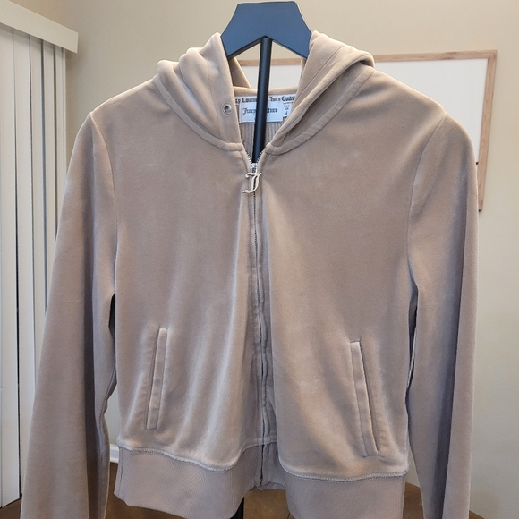 Juicy Couture Beige Velour Hoodie with Rhinestone Logo - Picture 5 of 6